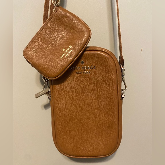 Kate spade phone cross body - Picture 2 of 7